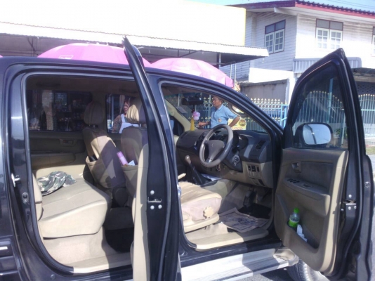 วีโก้4x4  ป้ายเเดง มือเดียว ไม่เคยชนครับ