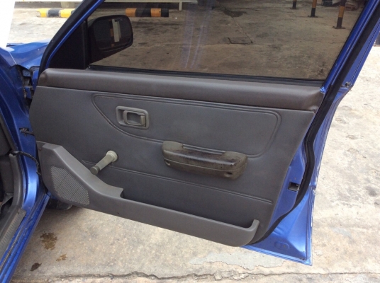 รถนิสสัน NV ปี96 เครื่องเดิม 1.6 เกียร์ธรรมดา ภายในเดิมๆเบาะไม่ขาด แอร์เย็นฉ่ำ ตัวถังเดิมๆตะเข็บเดิมทั้งคัน ลอนกระบะสวยเดิม หลังคามีพร้อม รถขับดี พร้อมใช้งานได้เลยครับ ภาษีปี59 ขายถูกครับ