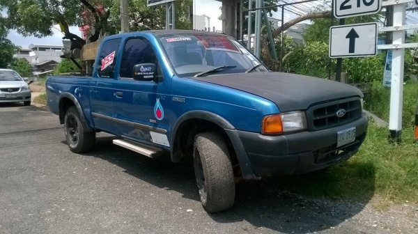 ขาย FORD 2.5 ปี 45 4X4 รถมือเดียว คัสซีสวยตลอดเส้น เครื่องดี หน้าเดิม แอร์เย็น พาวเวอร์ครบ กระจกไฟฟ้า ทะเบียนพร้อมครับ