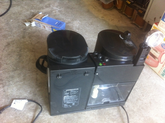 เครื่องชงกาแฟ BRIEL แบบทำได้สองอย่างสองแบบใบเครื่องเดียว เครื่องชงกาแฟ BRIEL แบบทำได้สองอย่างสองแบบใบเครื่องเดียว