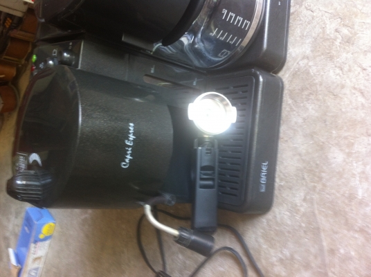 เครื่องชงกาแฟ BRIEL แบบทำได้สองอย่างสองแบบใบเครื่องเดียว เครื่องชงกาแฟ BRIEL แบบทำได้สองอย่างสองแบบใบเครื่องเดียว