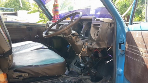 ขาย6ล้อ อีซูซุ ks110 ช่วงล่างใหญ่Fหลัง ทะเบียนเต็ม พร้อมคอกเสริมข้าง แชชซีสวย หัวยกได้เอกสารเล่มทะเบียนพร้อมโอน