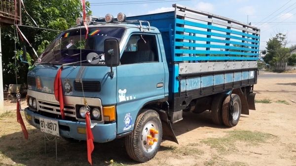 ขาย6ล้อ อีซูซุ ks110 ช่วงล่างใหญ่Fหลัง ทะเบียนเต็ม พร้อมคอกเสริมข้าง แชชซีสวย หัวยกได้เอกสารเล่มทะเบียนพร้อมโอน