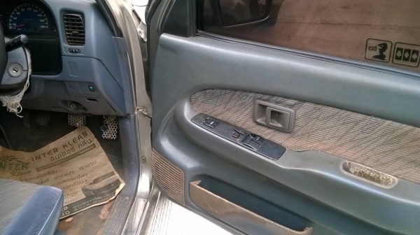 ขาย TOYOTA HILUX TIGER 3.0 ปี 43 คัสซีสวย เครื่องดี หน้าเดิม สีสันต้องเก็บหน่อย แอร์เย็น พาวเวอร์ครบ ทะเบียนพร้อมครับ