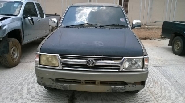 ขาย TOYOTA HILUX TIGER 3.0 ปี 43 คัสซีสวย เครื่องดี หน้าเดิม สีสันต้องเก็บหน่อย แอร์เย็น พาวเวอร์ครบ ทะเบียนพร้อมครับ