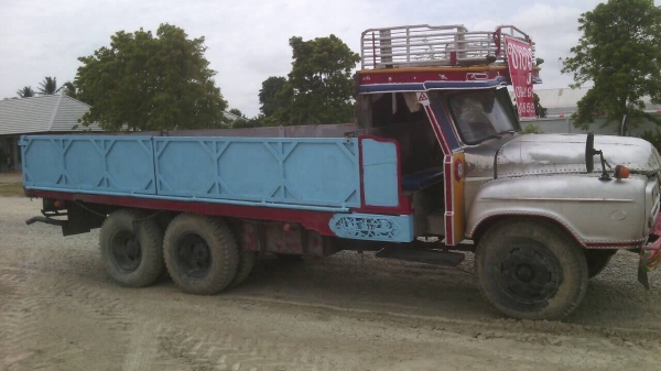 ขาย 10 ล้อหัวยาว เพลาเดียว ช่วงล่างใหญ่ของ UD เครื่อง EH700 168 แรงม้า ปั้มลม เกียร์ HO คัสซีสวยตลอดเส้น เบรคลมดัน ทะเบียนพร้อมโอนครับ