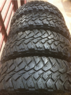 ยาง Mud Maxxis 764 เบอร์ 265 75 16 ปลายปี12 ดอกเป็นเซ็น ใช้อีก2-3สบายๆครับ ยาง Mud Maxxis 764 เบอร์ 265 75 16 ปลายปี12 ดอกเป็นเซ็น ใช้อีก2-3สบายๆครับ