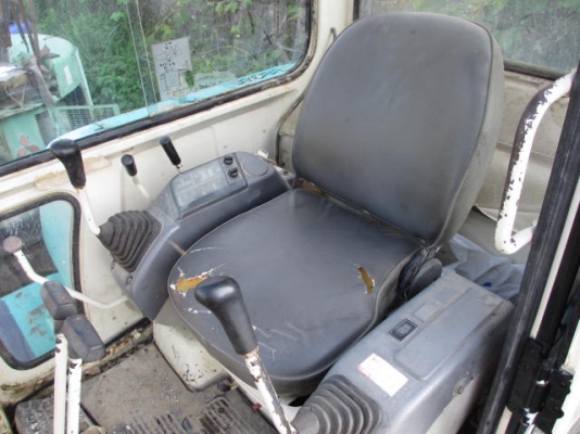 ขายด่วน KOMATSU PC40-7 รถนำเข้าจากญี่ปุ่น  มีเก๋งพร้อม  ยังไม่เคยใช้งานในไทย  สนใจเข้ามาทดลองขับลองระบบกันได้ที่  บริษัท  เจซีซี จ้า  089-7462641  สุวรรณี