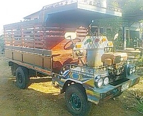 ขายด่วน รถบรรทุกอีแต๋น 4 ล้อ กระบะคอกไม้สวยๆพร้อมบรรทุกหนักได้เลย เครื่องยนต์ KUBOTA 11 แรงเครื่องแรงดีสุดๆไม่มีเยิ้ม ช่วงล่างคัชซีหน้า 4 คานหน้าแบบตรง ชุดเฟืองท้ายกับเพลาของ โตโยต้า ไมตี้เอ๊กซ์ สภาพดีมากครับพร้อมใช้งาน ราคาต่อรองได้ครับ