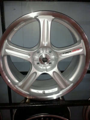 ล้อTRD (แท้)ของใหม่ จาก usa.ขนาด18 นิ้ว พร้อมยาง รับเทิร์นล้อ