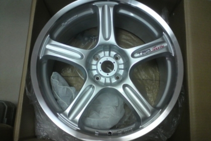 ล้อTRD (แท้)ของใหม่ จาก usa.ขนาด18 นิ้ว พร้อมยาง รับเทิร์นล้อ ล้อTRD (แท้)ของใหม่ จาก usa.ขนาด18 นิ้ว พร้อมยาง รับเทิร์นล้อ