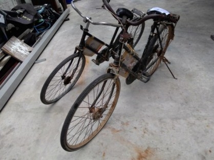 ขายขาย จักรยาน โบราณTHE PELIKAN 2 คัน 3500 บาท รถอยู่เทพารักษ์ อ.บางพลี โทร.0865292215