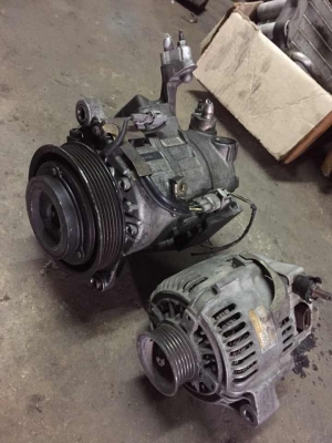 ขายเครื่อง1JZ GTE VVTI สภาพเชียงกงซื้อมาไม่ได้ใช้ครับ แคร้งหน้า กล่องECU M/T กล่องIGNITER แอร์โฟร์ ไดชาจน์ คอมแอร์ หวีครัช ฟลายวีล อุปกรณ์ครบ มีใบอินวอย  18,000บาท  ฟลายวีลกับหวีครัชดูดเจโบแท้ๆ แยกขาย 3000บาท อยู่ดอนเมืองครับ TEL0890671028 ID Li