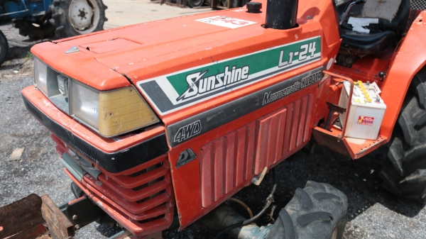 จองเดือนนี้ ลด 5,000 บาท Kubota L1-24 4WD ขับ4ล้อ เก่าไทย พร้อมผาน