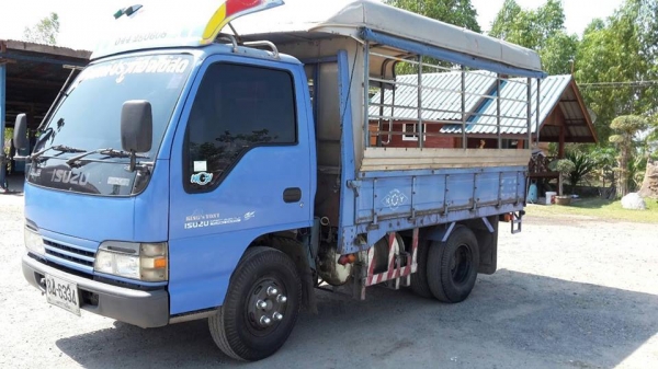 ขาย6ล้อช่วงสั้น ISUZU NKR วางเครื่อง2JZ เครื่องดี แคชซีสวย ยางดี ภายในสวย สภาพพร้อมใช้งาน เอกสารพร้อมโอน สนใจโทร 090-8588220คุณนะ 093-3258446คุณบิว