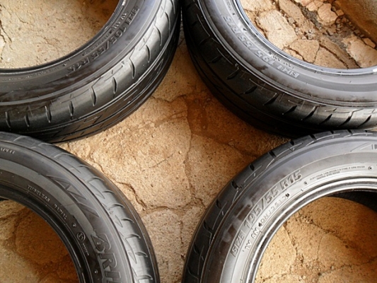 ยางซิ่งขอบ15 บริดสโตน195-55-R15ลงพื้นปี14 (4เส้น3,600บ) ยางซิ่งขอบ15 บริดสโตน195-55-R15ลงพื้นปี14 (4เส้น3,600บ)