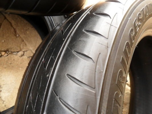 ยางซิ่งขอบ15 บริดสโตน195-55-R15ลงพื้นปี14 (4เส้น3,600บ) ยางซิ่งขอบ15 บริดสโตน195-55-R15ลงพื้นปี14 (4เส้น3,600บ)