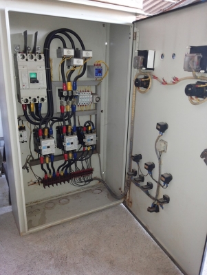 ขายตู้คอลโทรล ขนาด 300 แอมป์สภาพสวย ขายตู้คอลโทรล ขนาด 300 แอมป์สภาพสวย