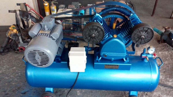 ขาย !! ปั้มลม  3แรง2สูบ  สภาพสวย ลมดี.