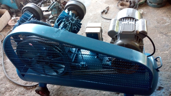 ขาย !! ปั้มลม  3แรง2สูบ  สภาพสวย ลมดี.