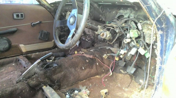 Nissan C210 เผื่อมีประโยชน์มีทะเบียนแท้ครบราคา16,000บาท(เท่าแม็กชุดหนึ่ง)ไห้หมดตามรูปเลยครับ