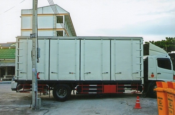 HINO CNG ปี 55(ปลายปี) ราคาพิเศษ เจ้าของขายเอง 6ล้อ ช่วงยาว 7.2เมตร ตู้แห้ง