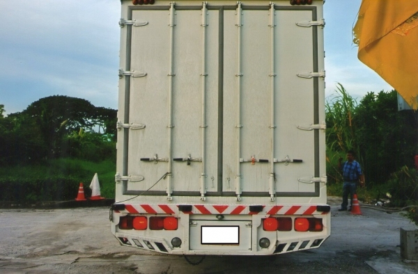 HINO CNG ปี 55(ปลายปี) ราคาพิเศษ เจ้าของขายเอง 6ล้อ ช่วงยาว 7.2เมตร ตู้แห้ง