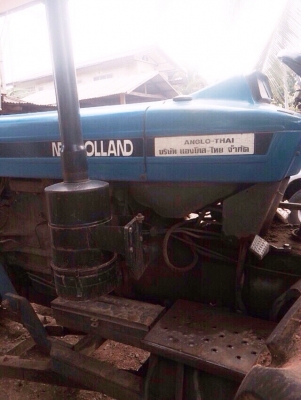 FORD 7810 - 2 เพลา แถมเครื่องปลูกของอู่ KMT สภาพดีสุดๆพร้อมใช้งานได้เลยครับ อุปกรณ์ครบพร้อม มีใบดันหน้า ผานพรวนดิน 4 ติดตั้งพร้อมใช้งาน เครื่องยนต์ 6 สูบ 100 แรง ระบบเกียร์เดินหน้า 8 ถอยหลัง 2 พวงมาลัยเพาเวอร์แบบไฮดรอสตาร์ทติก ช่วงล่างแน่นหนึบ ยางสภาพดีปร