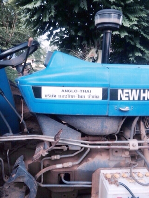 FORD 7810 - 2 เพลา แถมเครื่องปลูกของอู่ KMT สภาพดีสุดๆพร้อมใช้งานได้เลยครับ อุปกรณ์ครบพร้อม มีใบดันหน้า ผานพรวนดิน 4 ติดตั้งพร้อมใช้งาน เครื่องยนต์ 6 สูบ 100 แรง ระบบเกียร์เดินหน้า 8 ถอยหลัง 2 พวงมาลัยเพาเวอร์แบบไฮดรอสตาร์ทติก ช่วงล่างแน่นหนึบ ยางสภาพดีปร