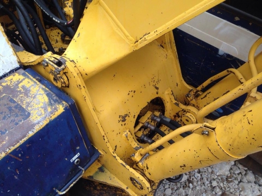 ขายรถแมคโค KOMATSU PC100 โซ่ใบแท้สวย แอร์เย็น ใช้งานดี