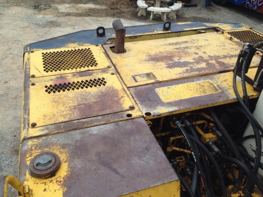 ขายรถแมคโค KOMATSU PC100 โซ่ใบแท้สวย แอร์เย็น ใช้งานดี