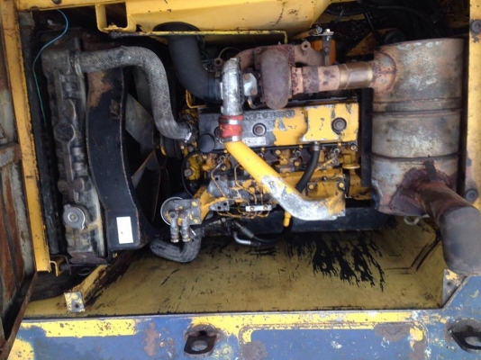 ขายรถแมคโค KOMATSU PC100 โซ่ใบแท้สวย แอร์เย็น ใช้งานดี