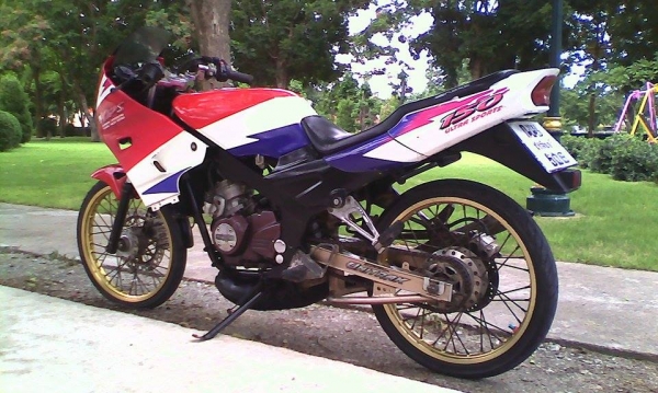 ขาย KR150 ทะเบียน ชุดโอนหาย ขาดต่อ1ปี เครื่องดีมากๆๆคับ ขาย 17500