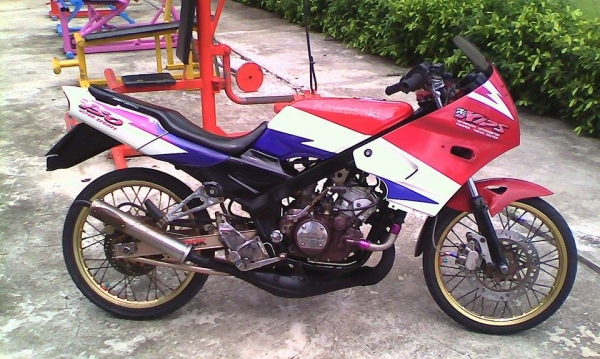 ขาย KR150 ทะเบียน ชุดโอนหาย ขาดต่อ1ปี เครื่องดีมากๆๆคับ ขาย 17500