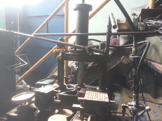 ขายเครื่องอัดยางระบบไฮดลอลิคเลิกกิจการถูกๆ