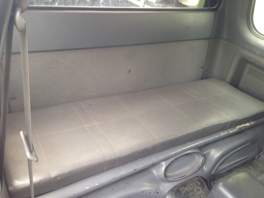 4WD ปี2001 เครื่องดี คัชชีสวย และมีรถราคาถูกๆๆๆราคาส่ง. ราคาพ่อค้า. เชิญชมรายละเอืยด.http://www.rodban.net/