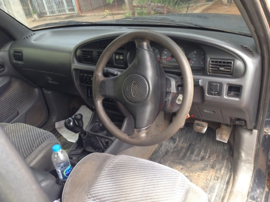 4WD ปี2001 เครื่องดี คัชชีสวย และมีรถราคาถูกๆๆๆราคาส่ง. ราคาพ่อค้า. เชิญชมรายละเอืยด.http://www.rodban.net/