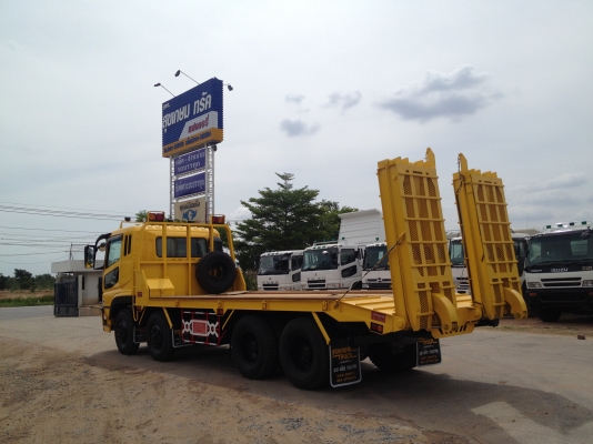 สวยๆ 12 ล้อ MITSUBISHI FUSO SUPERGREAT เครื่อง 6M70 380 แรงม้า ระบบน้ำมัน หัวฉีด Commonrailกระบะบรรทุกแมคโค  พื้นที่บรรทกยาว 6.30 เมตร ช่วงงอหลัง 80 ซม  หางพับไฮดรอลิคคู่ยาง 900 ขอบ 20 นิ้ว  รถเหมือนใหม่ป้ายแดง  พร้อมใช้พร้อมทะเบียน สนใจติดต่อได้ที่