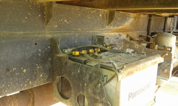 หกล้อ HiNo 210แรง เครน UNIC 3 Vเทอร์โบว์ สภาพใช้งานตลอดตามรูป เล่มทะเบียน พร้อมโอน