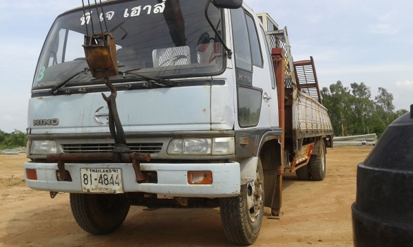 หกล้อ HiNo 210แรง เครน 3ตัน UNIC Vเทอร์โบว์ รถใช้ประจำสภาพตามรูป เล่มทะเบียน พร้อมโอน