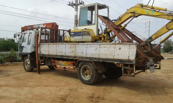 หกล้อ HiNo 210แรง เครน 3ตัน UNIC Vเทอร์โบว์ รถใช้ประจำสภาพตามรูป เล่มทะเบียน พร้อมโอน