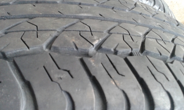 ขายยาง dunlop at20 grandtrek 255/70r16 ปี 2011