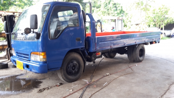 ขาย6ล้อ อีซูซุหัวการ์ตูน เครื่อง4HE 120 เครื่องดีแซสซีสวยกระบะต่อใหม่ ช่วงล่างแข็งแกร่ง 6น็อต ท้ามาให้ลองขับดูครับ ขาย 255000 บาทไทยเท่านั้น (ไม่มีเล่มแต่ต่อทะเบียนได้ทุกปีไม่ใช่รถติดไฟแนนมีสำเนาเล่มทะเบียนไม่ขาดครับ)หากไม่เอากระบะขาย 190000