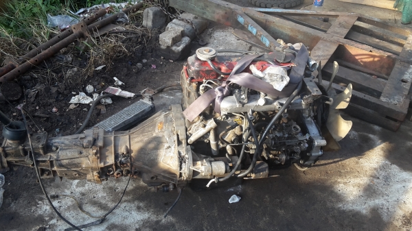 ขายเครื่องTD25 พร้อมเกียร์เครื่องแน่นครับ มาลองก่อนครับ ขาย 23000 บาท