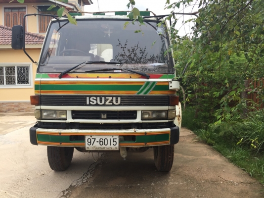 หกลัอ อีซูซุ ร็อคกี้ 195แรง ช่วงยาว 6.50ม สภาพดีพร้อมใช้งาน เอกสารทะเบียน พร้อมโอน