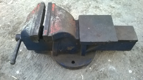 ปากกาจับงาน งานไทย