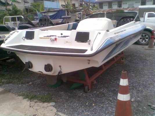 ขายเรือ Malibu 18XLT. เครื่องยนต์ติดได้