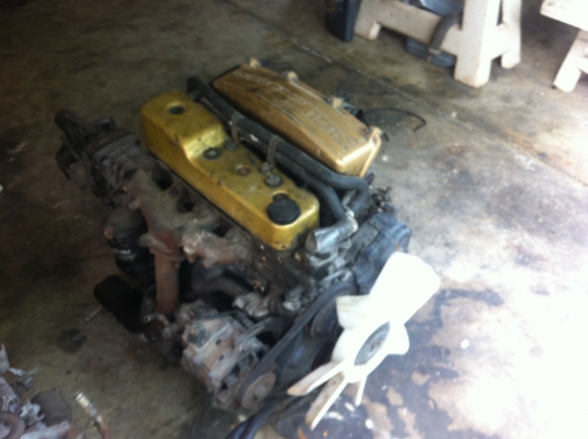 ขายเครื่อง isuzu 4ja ฝาทองพร้อมเกีย