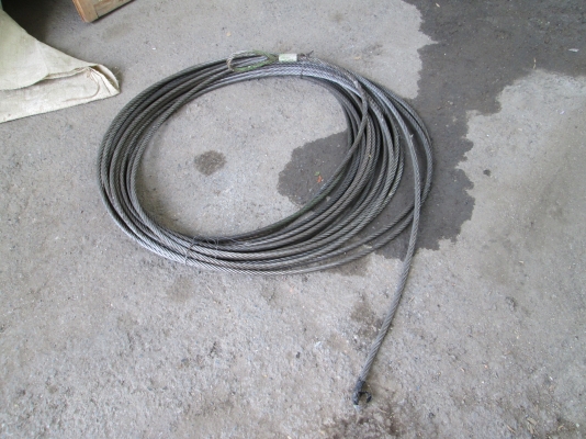 สลิงใหญ่ครับ  ยาวประมาณ 25 เมตร  ขายถูกๆ  สนใจเฃิญครับ