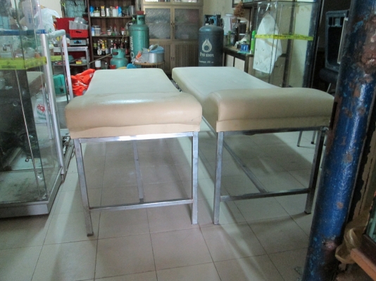 เตียงนวด  แข็งแรงสภาพสวยมาก   2 ตัว ใช้งานไดเลยครับ  หนังอย่างดี